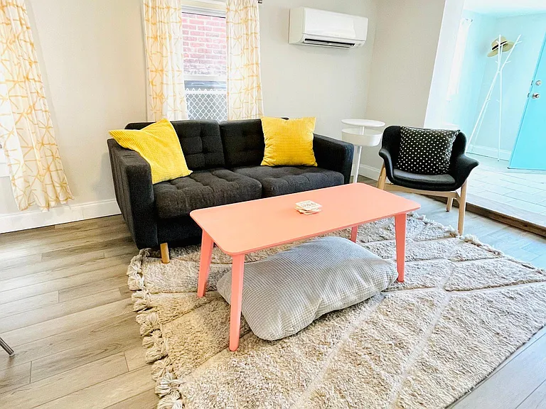 112 N Harvard Ave #1 — Photo 3