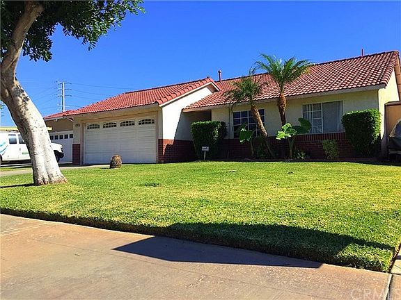 2nd image of 9739 Ironwood Ave