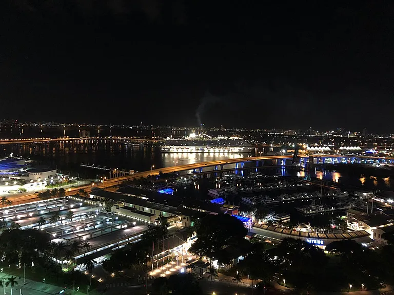 244 Biscayne Blvd #2607 — Photo 1
