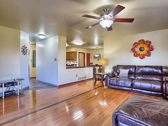 4th image of 64 Enola Dr