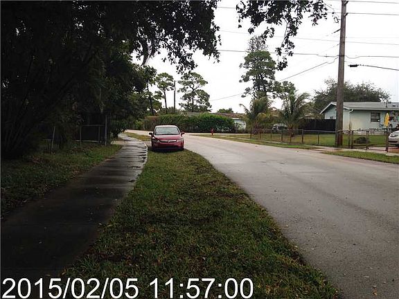 2nd image of 2261 SW 33rd Ave