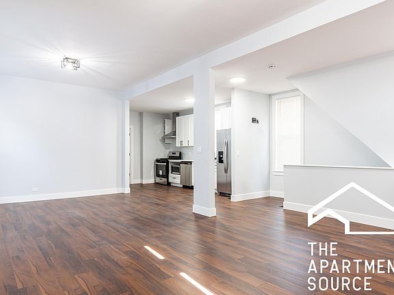 5th image of 930 N Richmond St #1S