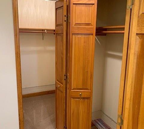 4th image of 3859 Bainbridge Dr