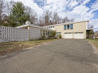 276 Peacedale St, Bristol, CT 06010