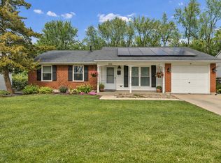 1005 Meadow Ln, Streamwood, IL 60107