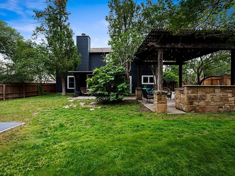 11600 Parkfield Dr — Photo 32