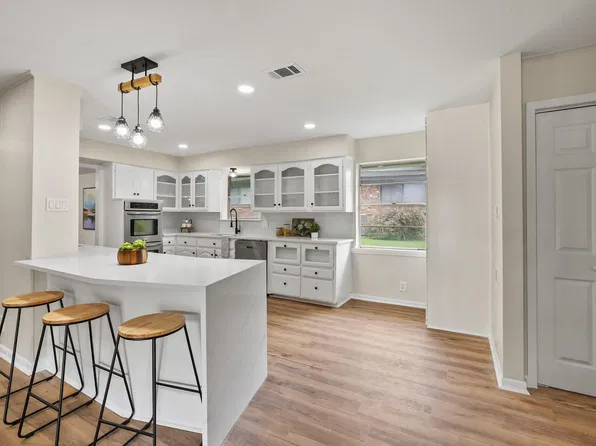 2505 Meadows Ln, Sherman, TX 75092