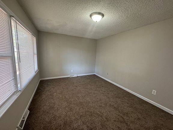 2nd image of 1502 Northwoods Dr