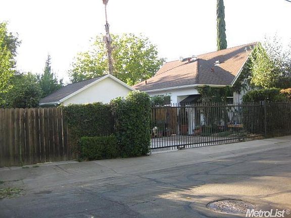 3rd image of 5568 14th Ave