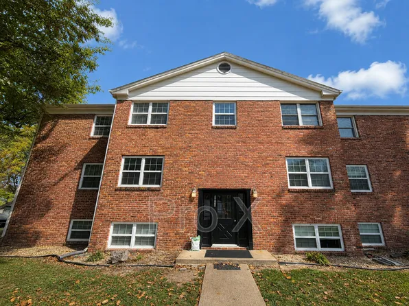 1807 Grand Ave APT 2S, Carthage, MO 64836