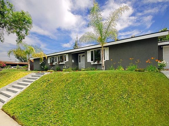 2nd image of 20538 Tiara St