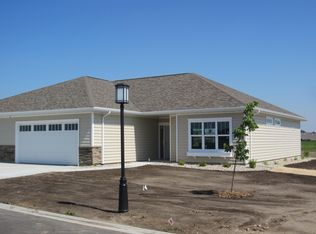 727 Goldenrod Trl, Brookings, SD 57006