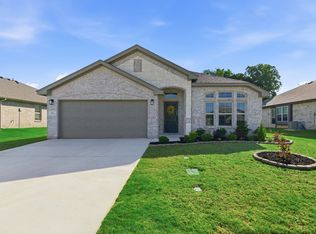 1106 Holly St, Cleburne, TX 76033