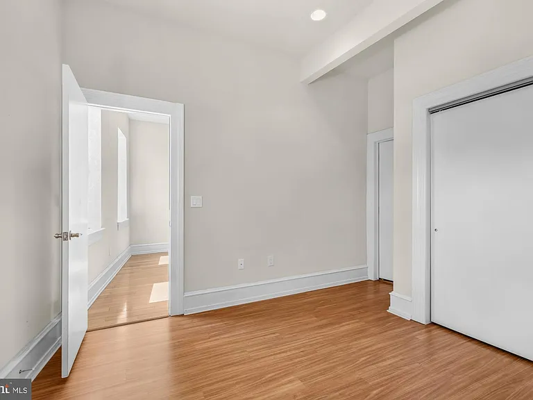 2136 E Dauphin St #301 — Photo 12