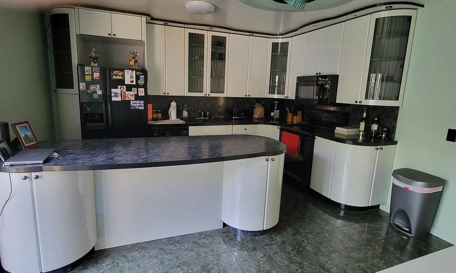 2 bed, 1.5 bath, 961 sqft, $3,100 — Photo 1