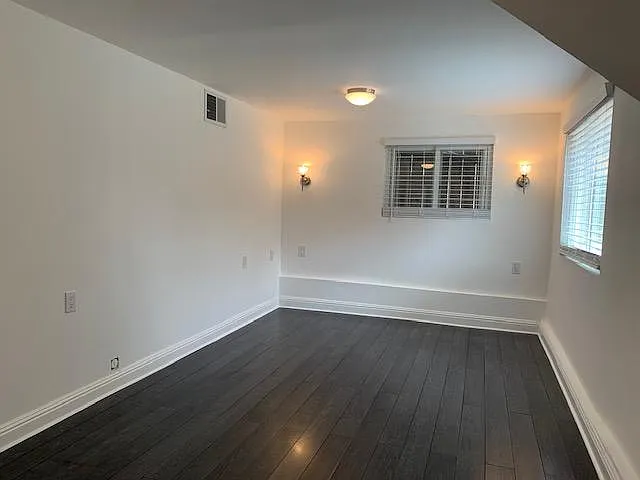 Studio, 500 sqft, $2,700 — Photo 3