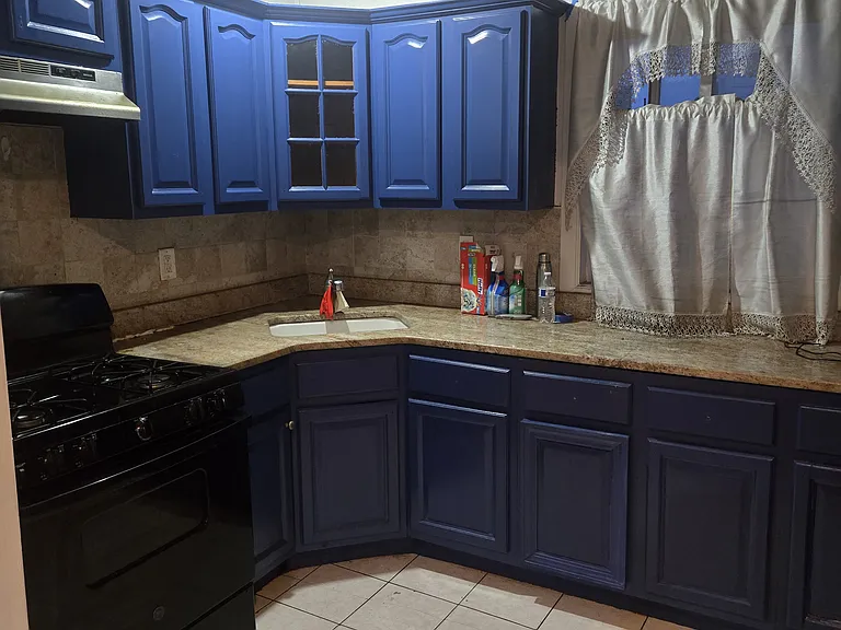 115 Inwood St #1 — Photo 2