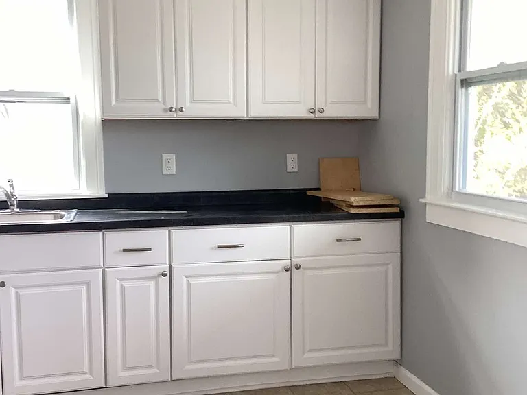 2025 Poplar St — Photo 8