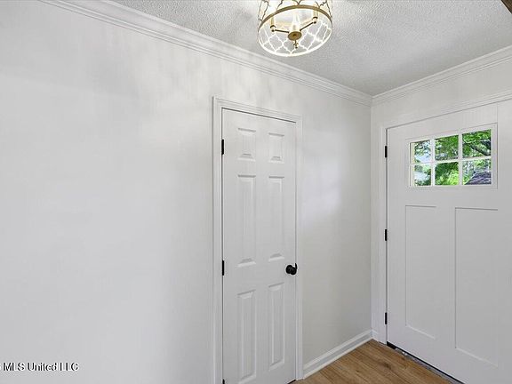 5th image of 1201 Rockingham Dr