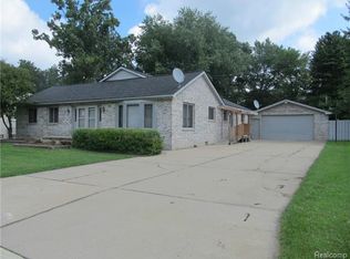 15610 Deering St, Livonia, MI 48154