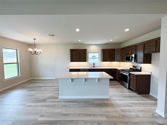 5th image of 1504 Marshland Ave