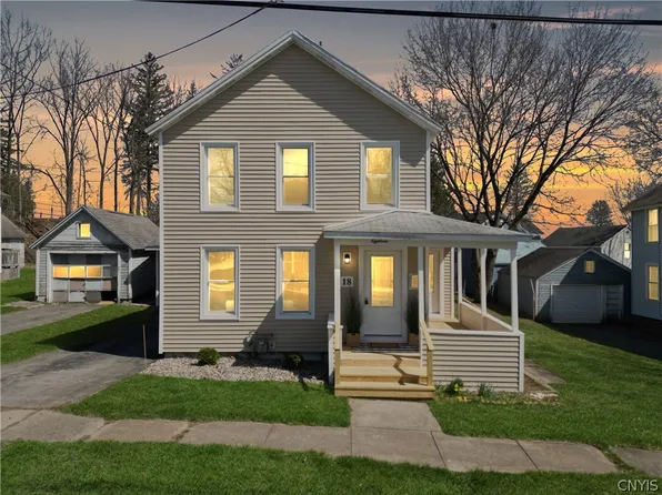 18 Pine St, Whitesboro, NY 13492