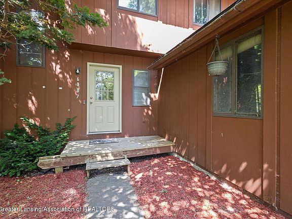 3rd image of 6087 Porter Ave
