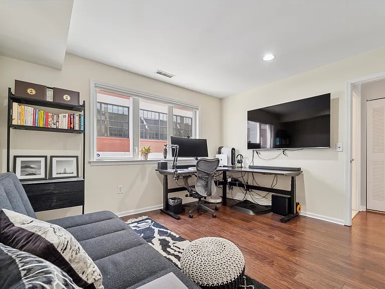 212-24 S 24th St #2416B — Photo 10