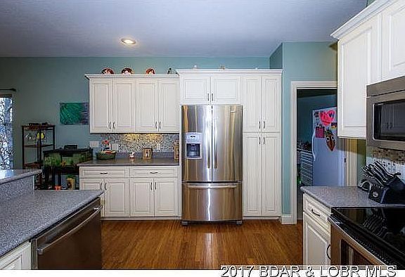 Stainless steal appliances. 