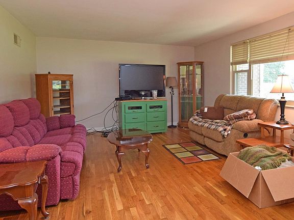 2nd image of 6708 Susan Dr