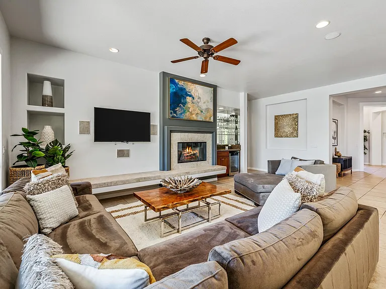 Serenity Ave — Photo 10