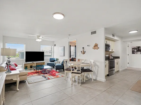 303 Audubon Dr #202, Melbourne, FL 32901