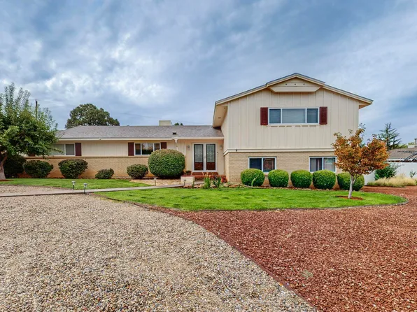 7816 Harwood Ave NE, Albuquerque, NM 87110