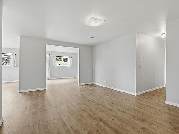 2nd image of 1295 Tobias Dr