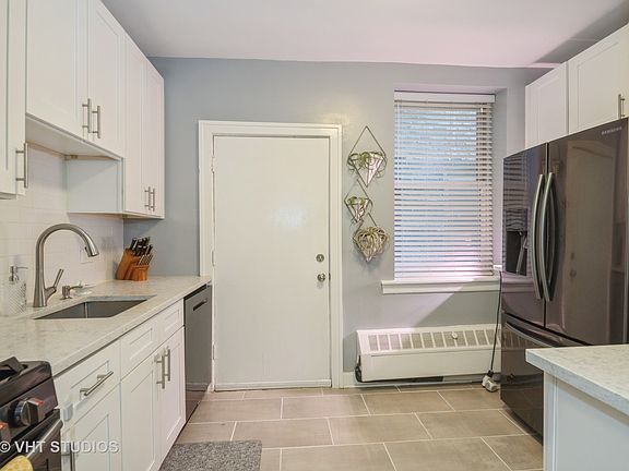 5th image of 630 W Waveland Ave APT 1F
