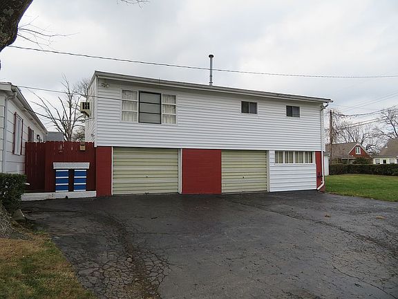 4th image of 301 Hollyhill Dr