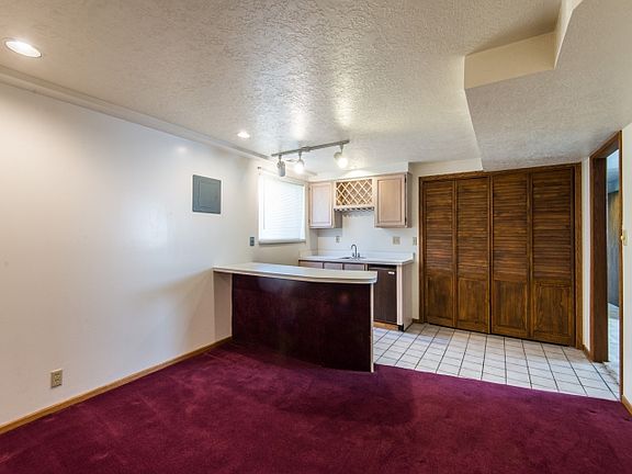 2nd image of 1372 W Hawksbill Dr