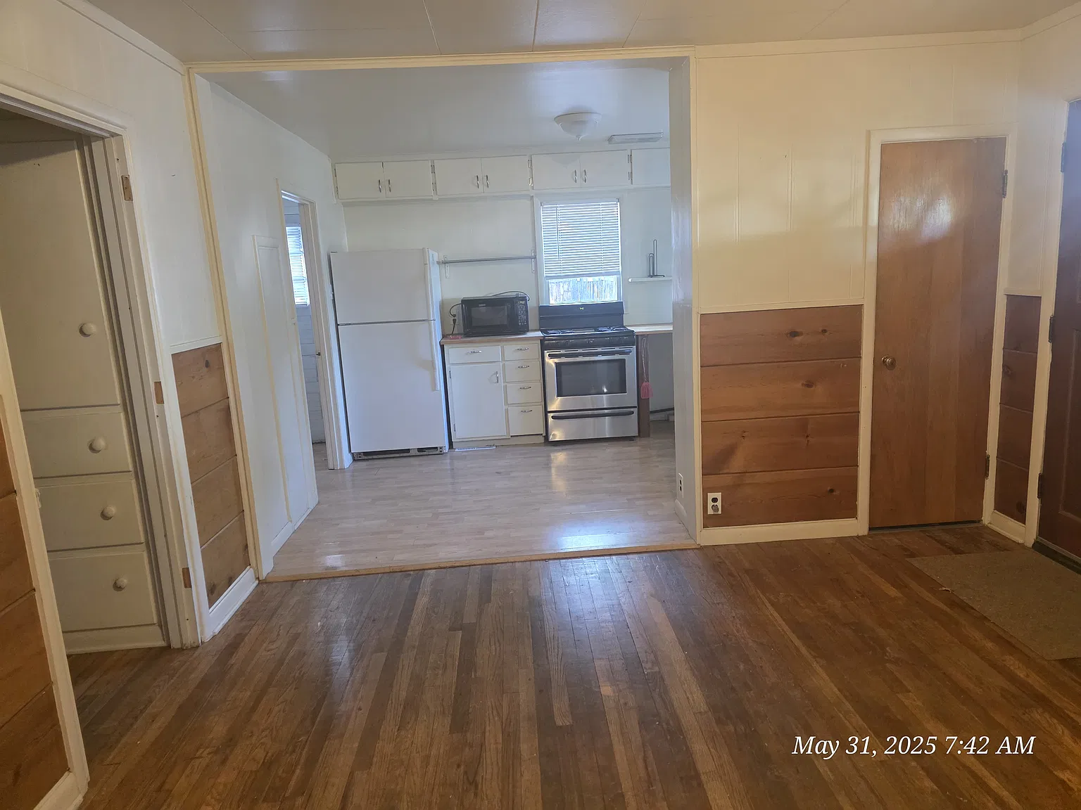 2 bed, 984 sqft, $1,700 — Photo 2