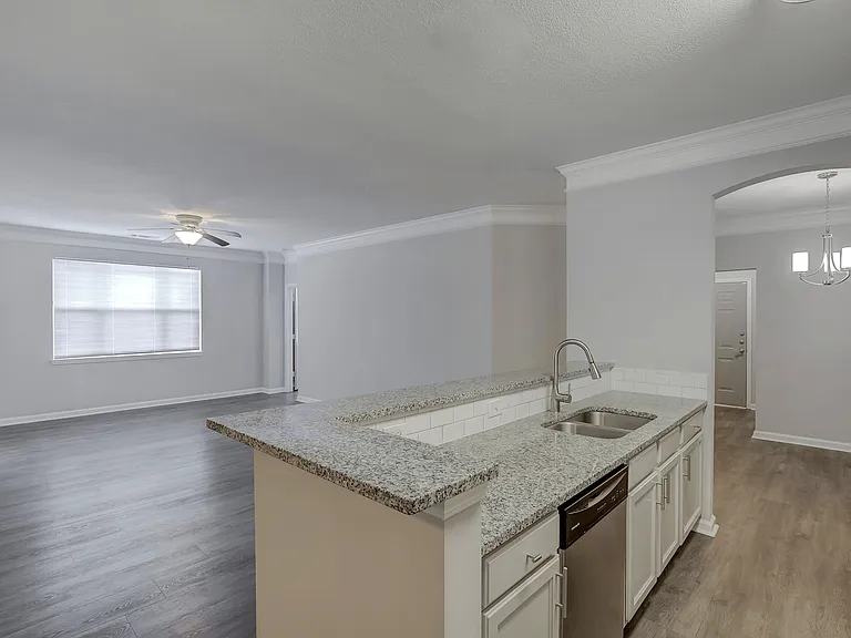 Lakeside at Town Center Apartments — Photo 57