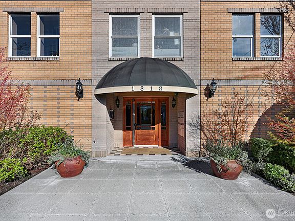 2nd image of 1818 Bigelow Avenue N #301