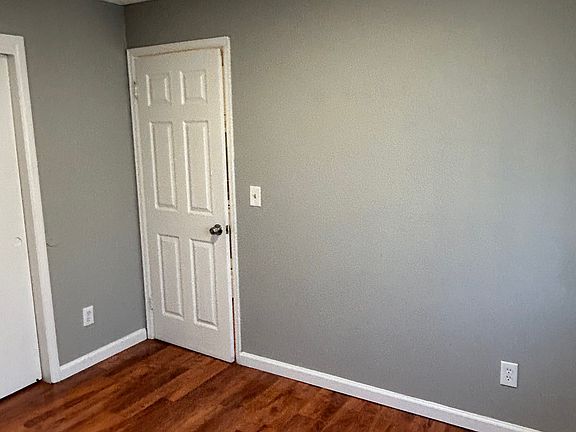 5th image of 3615 S Knox Ct APT 204