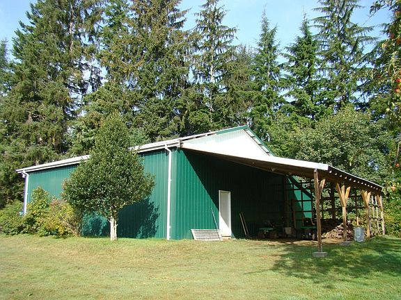 Deatached Workshop/Garage.