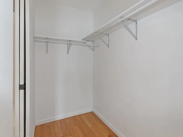 708 Irving St NE #202 — Photo 15
