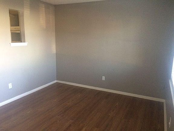 3rd image of 1834 Dayton Dr