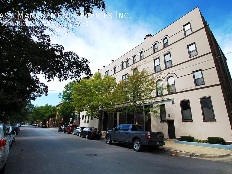 1050 W Dickens Ave #17 — Photo 11
