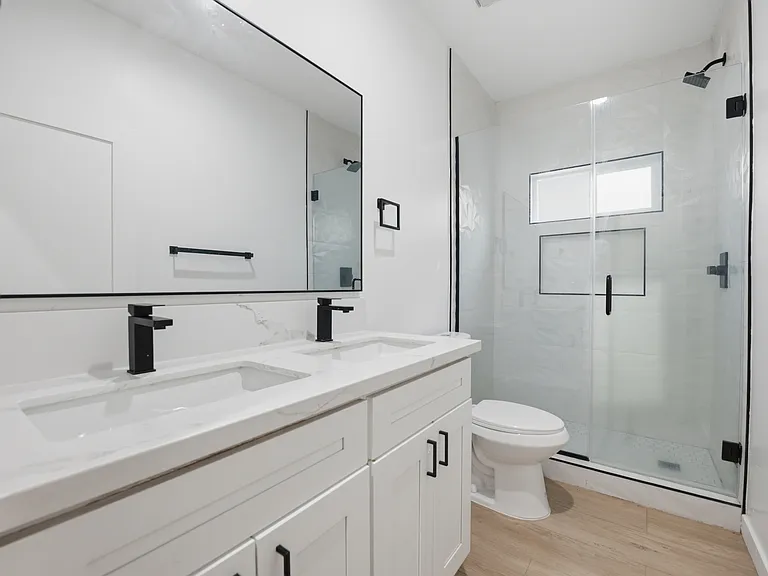 4104 F St #1 — Photo 4