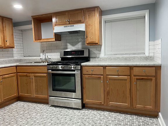 4th image of 2711 W Leland Ave