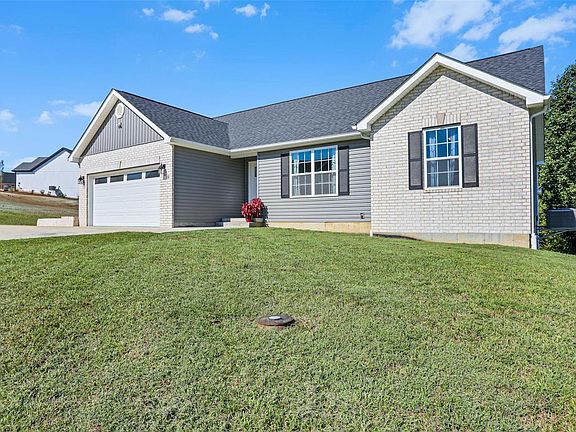 2nd image of 1009 Lakeway Dr