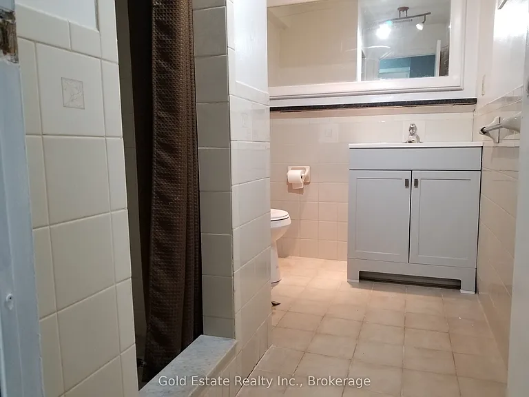 426 Langlois Ave #BASEMENT — Photo 13