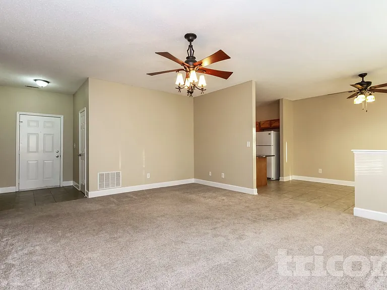 1892 Harvest Meadow Dr — Photo 3